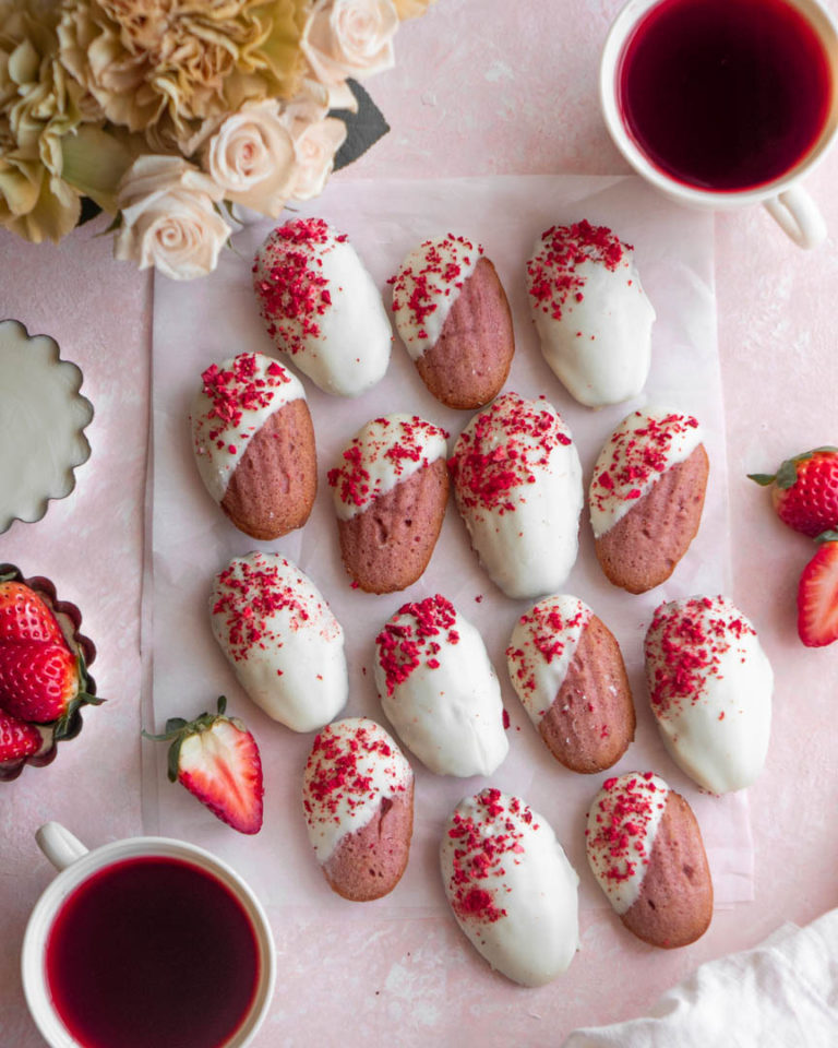 Strawberry Icecream with freeze dried strawberry